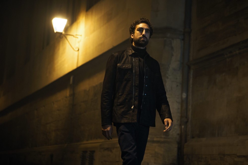  Domenico Michele (Gregg Chillin) erre dans les rues la nuit 