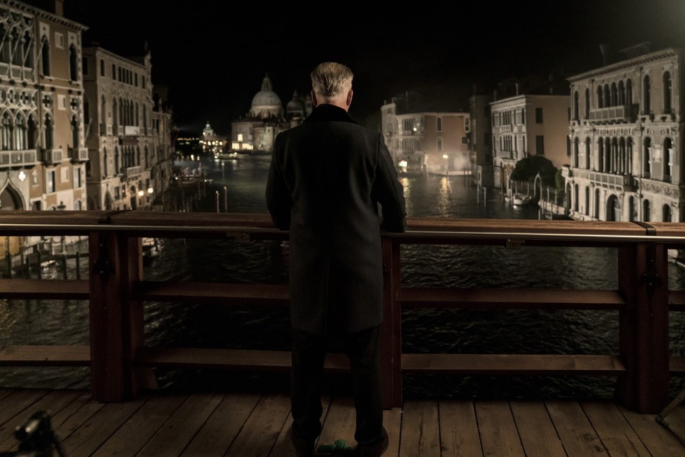 Gerbert d'Aurillac (Trevor Eve) admire sa ville, Venise