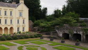 Le jardin de la maison Aberglasney à Llangathen